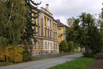 Jičínské zastupitelstvo schválilo dražby pozemků v lokalitě Kasárna