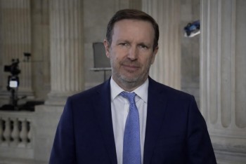 Proč USA válčí s Íránem? Senátor Murphy mluví o tlaku Izraele