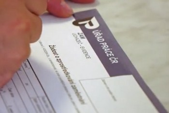 Kovanda o průmyslu, Rajchl o mzdách. Dva pohledy na nezaměstnanost